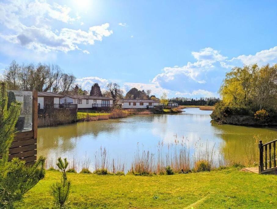 Lakeside View Holiday home *